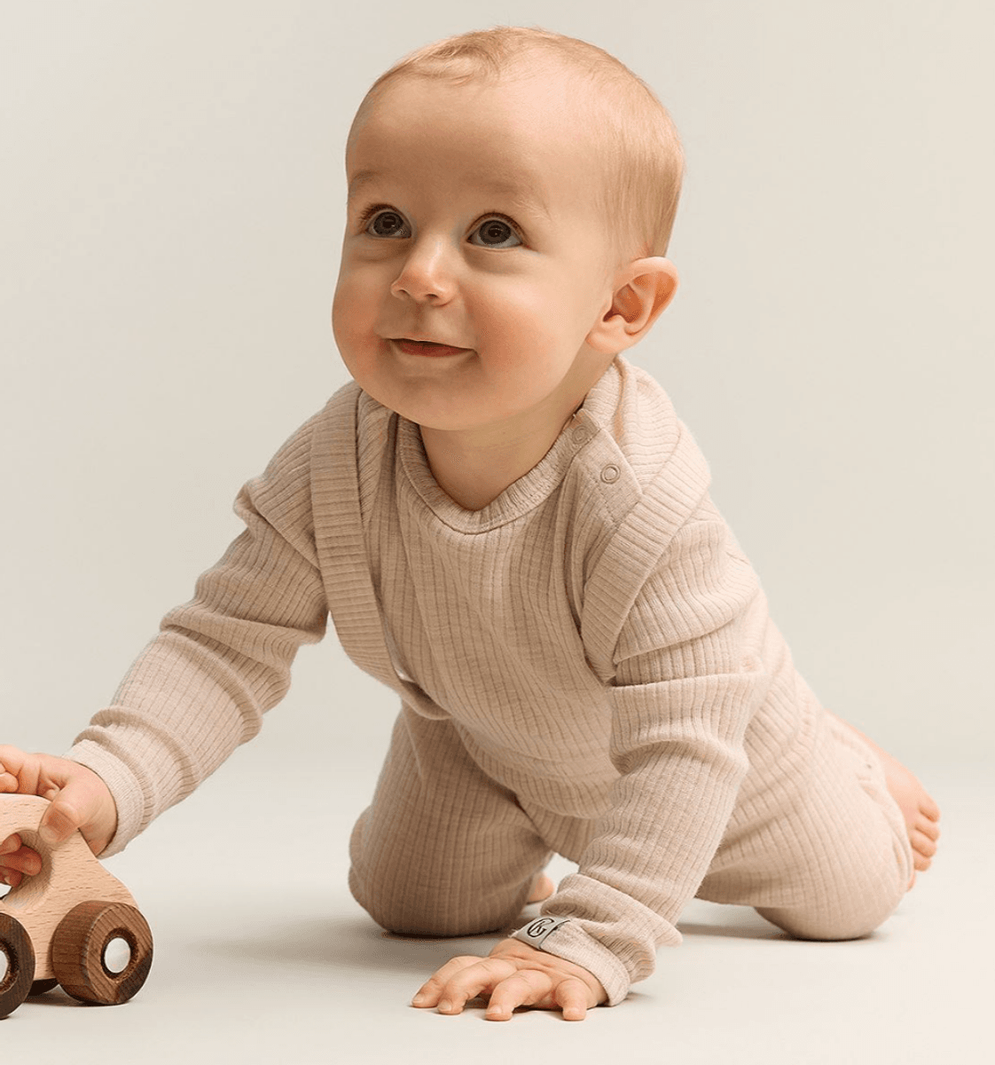 Gullkorn Chalk ull longs med sele beige