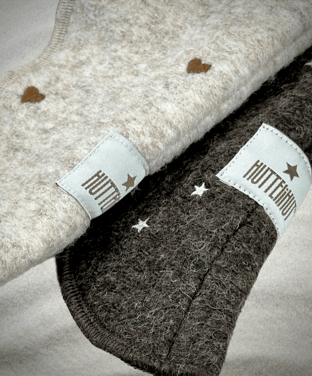 Huttelihut elefantlue broderte stjerner brun melange