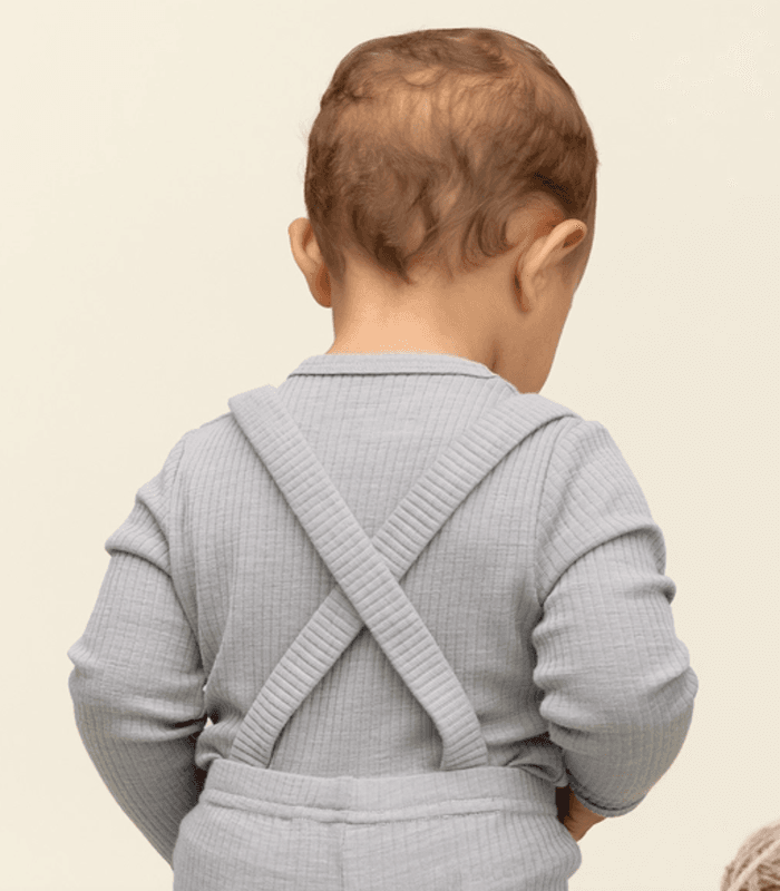 Gullkorn chalk baby ull-body grå